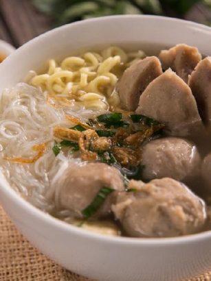 Cara Membuat Bakso Sapi Rumahan yang Kenyal dan Lezat