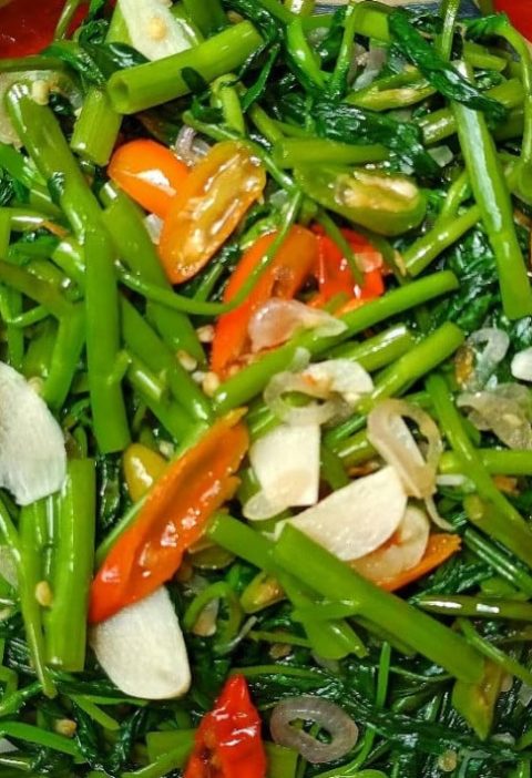 Rahasia Membuat Tumis Kangkung Renyah dan Lezat di Rumah, Anti Lembek!