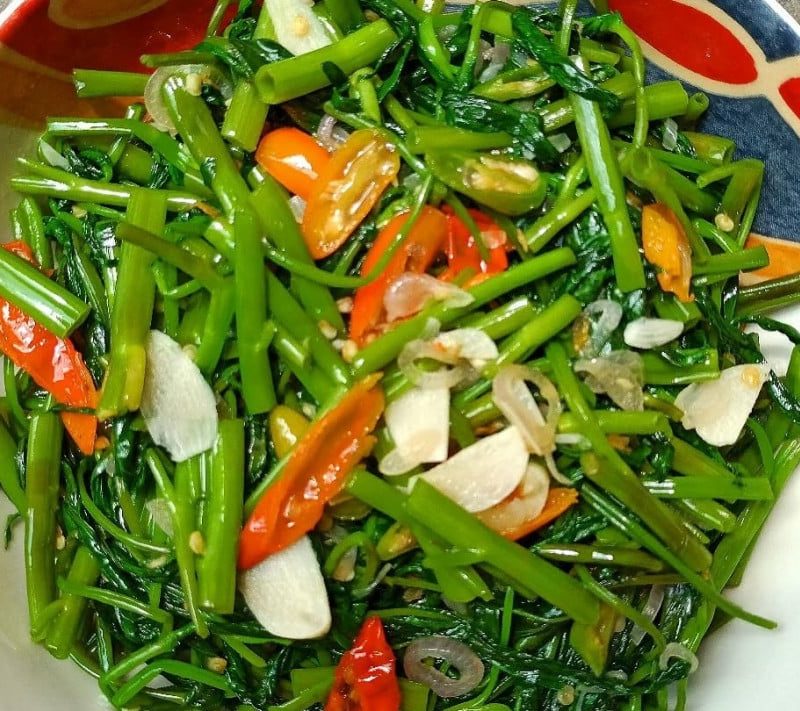 Rahasia Membuat Tumis Kangkung Renyah dan Lezat di Rumah, Anti Lembek!