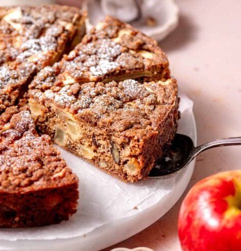 Resep Cake Apel Kayumanis, Harum, Lembut, dan Manisnya Pas!
