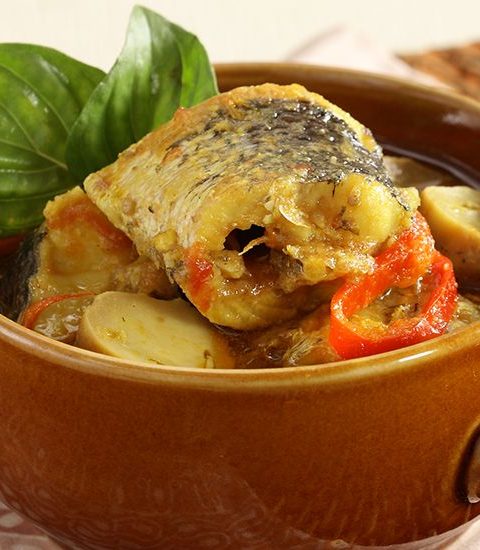 kreasi-ikan-pindang-masak-merah-dengan-aroma-kemangi-yang-menggoda