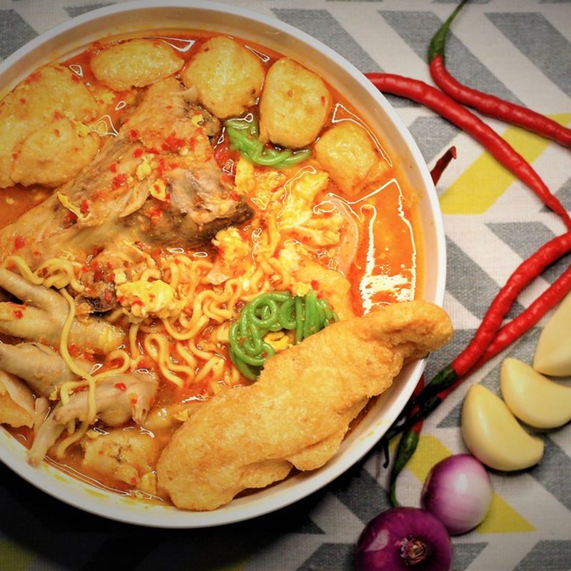 Resep Seblak Kuah Pedas Gurih dengan Topping Lengkap ala Street Food Kekinian